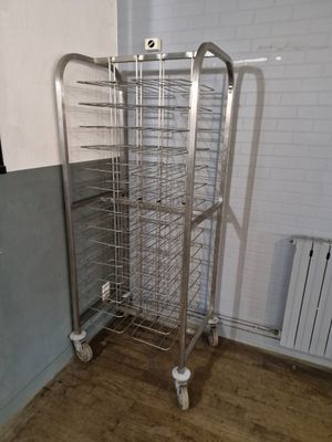 Echelle inox sur roulettes à 2 x 14 niveaux ajourés