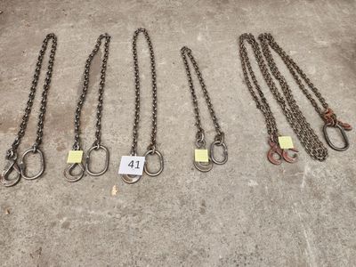cinq types différents de chaînes munies de crochets