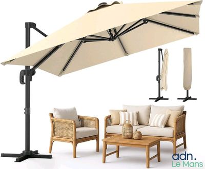 une photo d'un ensemble de mobilier de jardin comprenant un parasol et une table basse