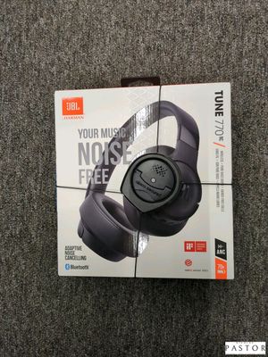 une image représentant une boîte sur laquelle est posé un casque audio