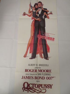 Roger Moore dans le rôle de James Bond 007, 27 octobre 1971 : affiche de cinéma originale au format « one sheet » de James Bond 007, 27 octobre 1971 : affiche de cinéma originale au format « one sheet »