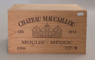 une boîte en bois portant une étiquette