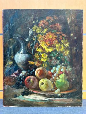 une peinture représentant un vase de fleurs et de fruits sur une table