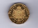 l'image d'une pièce d'or ornée d'une couronne
