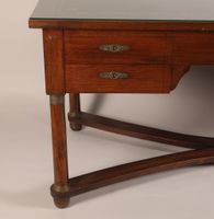 Bureau en acajou et placage d'acajou ouvrant par cinq tiroir… (photo 2)