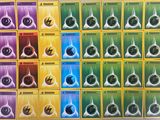 un gros plan sur un jeu de société comportant de nombreuses cartes