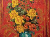 tableau représentant des roses jaunes dans un vase bleu sur fond rouge