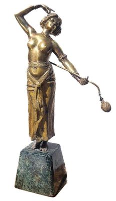 A. TITZE (XIXe - XXe s.) Danseuse au thyrse