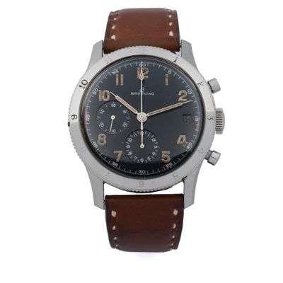 gros plan d'une montre sur fond blanc