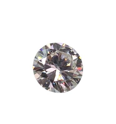 une image représentant un diamant rond taille brillant sur fond blanc