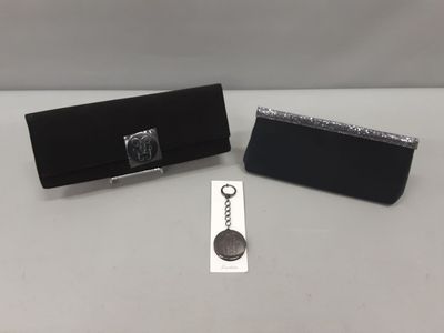 GUERLAIN. Ensemble comprenant une pochette de soirée en velo…