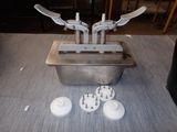 une image représentant une machine posée sur une table