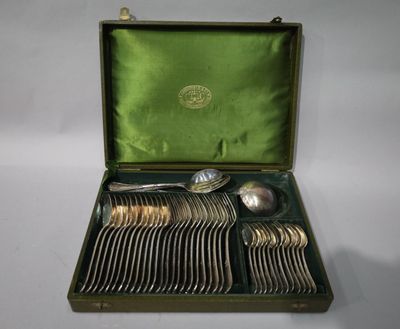 Ménagère à poisson en métal argenté modèle Filet 26 pièces