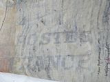 une vieille publicité sur la façade d'un immeuble