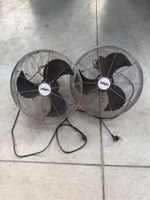 2 grands ventilateurs