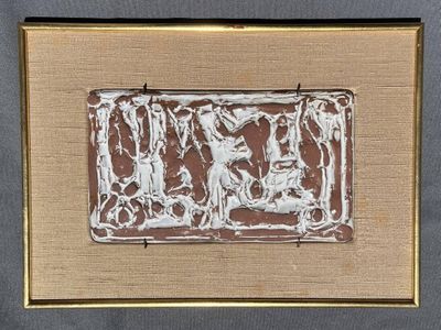 tableau représentant un homme et une femme, dans des tons marron et blanc