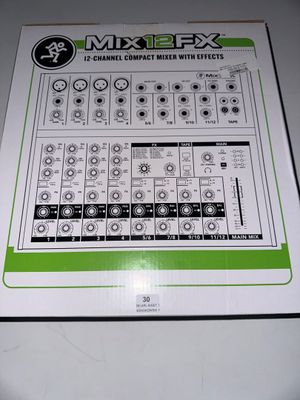 table de mixage MACKIE 12 voies MIX12FX. - Photo 1