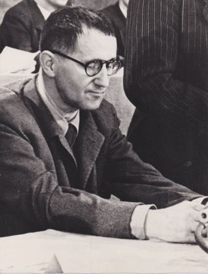 Sven Simon. Bertolt Brecht, vers 1950.