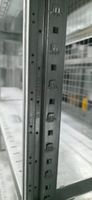Un lot de 4 colonnes de rayonnage en acier galvanisé en très… (photo 2)