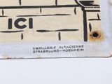 a sign on the wall that says the ici
