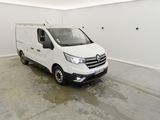 la photo d'une camionnette blanche garée dans un garage