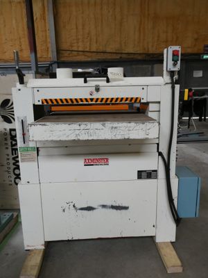 an image of a machine that is sitting in a warehouse