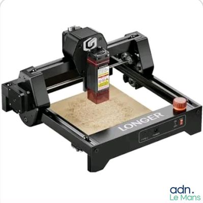 an image of a 3d printer that is sitting on top of a table