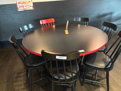 2 tables rondes dessus mélamine noire avec 14 chaises (deu… - Photo 1