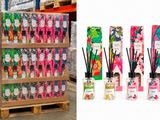 de nombreux types de bougies exposés dans un magasin