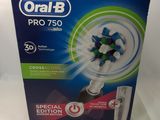 Brosse à dents électrique Oral-B Pro 750 avec tête de brossage spéciale