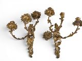 paire d'appliques murales anciennes en laiton avec fleurs et feuilles
