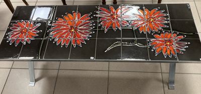 Table basse à plateau en carreaux de faïence et piétement en…