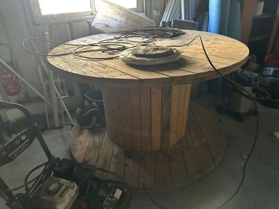 Un support d'enrouleur de câble en bois Retrait du lot le 5 …