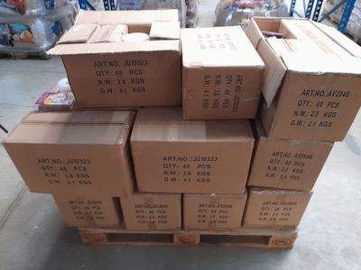 Lot Importants D Emportes Pieces Compose DE: 288 Paquets DE …