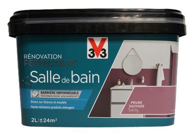 un gros plan d'un pot de peinture sur fond blanc