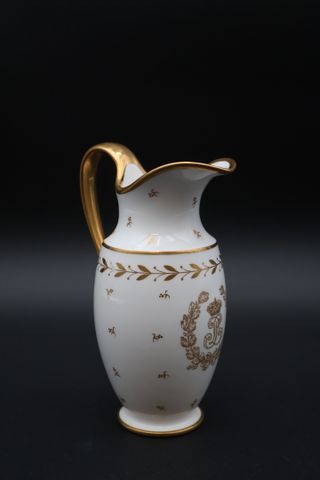 Pot à lait en porcelaine de Sèvres (élément du service des Prince...