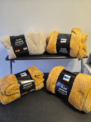 Lot 4 plaids ananas 150x200