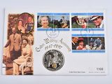un gros plan d'une carte postale sur laquelle figurent des personnes