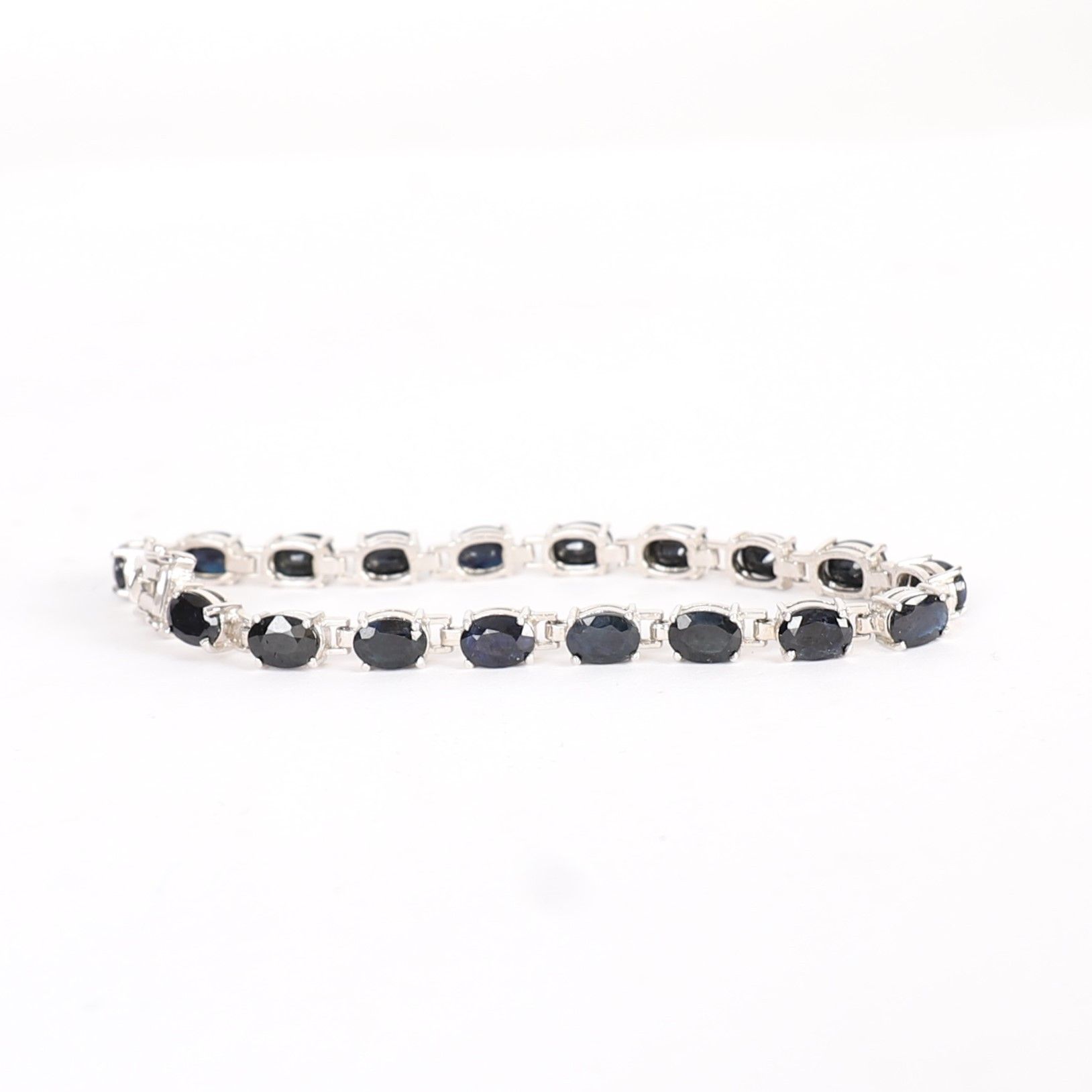 Objets d'art & Curiosités