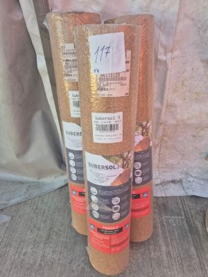 deux rouleaux de moquette posés côte à côte sur le sol
