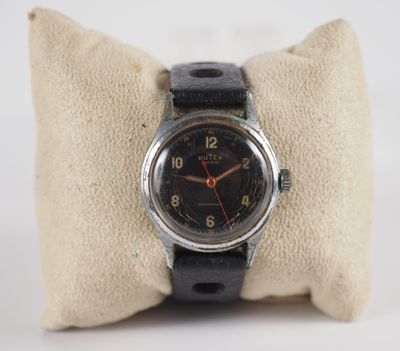 BUTEX Montre bracelet, boitier en acier. Cadran rond à chiff… - Photo 1