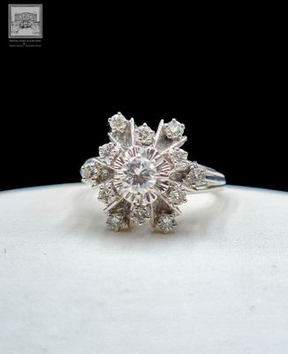 Bague cocktail en or gris 18K 750/°°° poinçon tête d'aigle s…