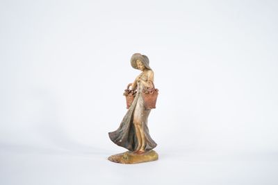 Femme à la grenouille Sculpture en céramique émaillée polych…