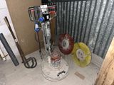 une machine qui se trouve dans le coin d'une pièce
