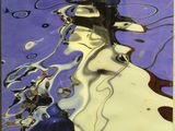 reflet d'un homme dans l'eau, à la surface d'un plan d'eau