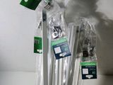 tout un tas d'objets différents qui se trouvent dans le sac