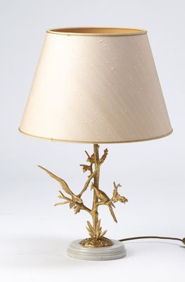 paire de lampes de table représentant des oiseaux en laiton posés sur une branche