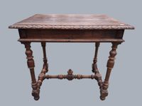 Table à écrire en bois mouluré et sculpté, posant sur quatre… (photo 4)