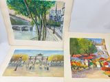deux tableaux représentant une scène de rue avec un pont en arrière-plan