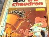 une photo d'un livre de bande dessinée posé sur une table
